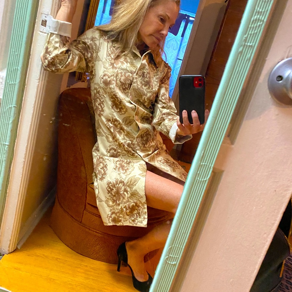 Flowered light weight coat , can be worn as a dress too!